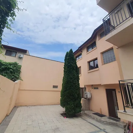 Omega Style Aparthotel 3*